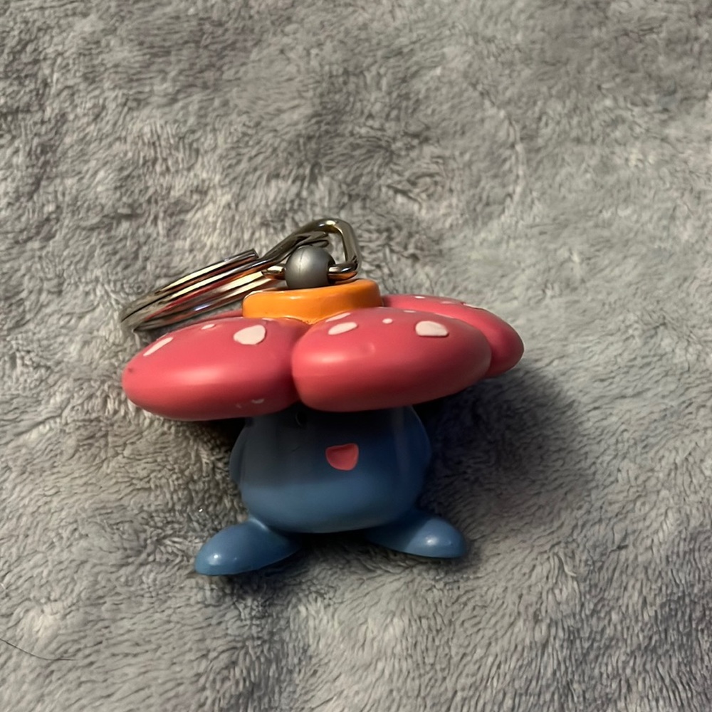 Pokemon Vileplume 1999 Burger King Key Chain
